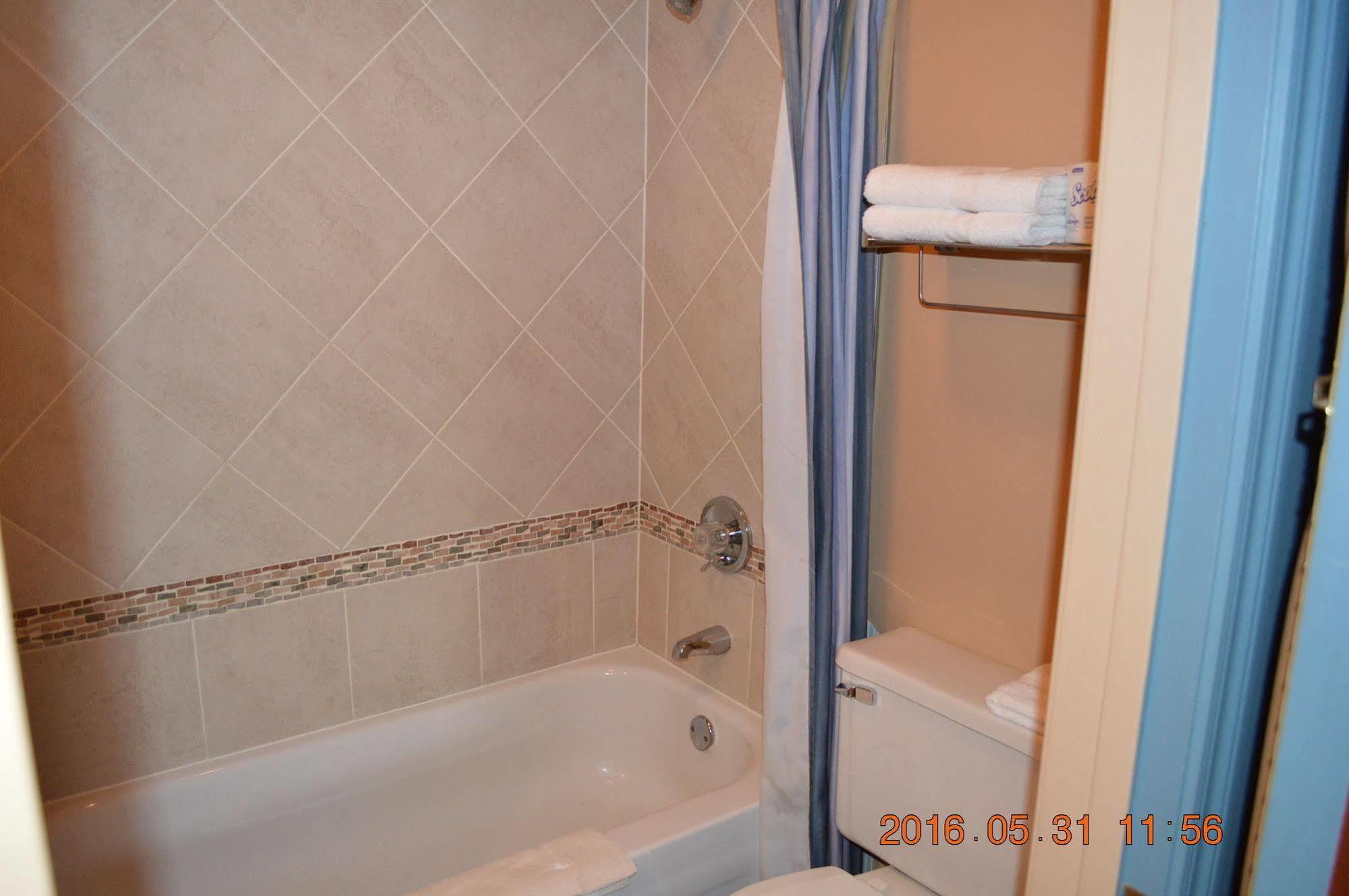 Motel-Auberge Helene Викториавил Екстериор снимка