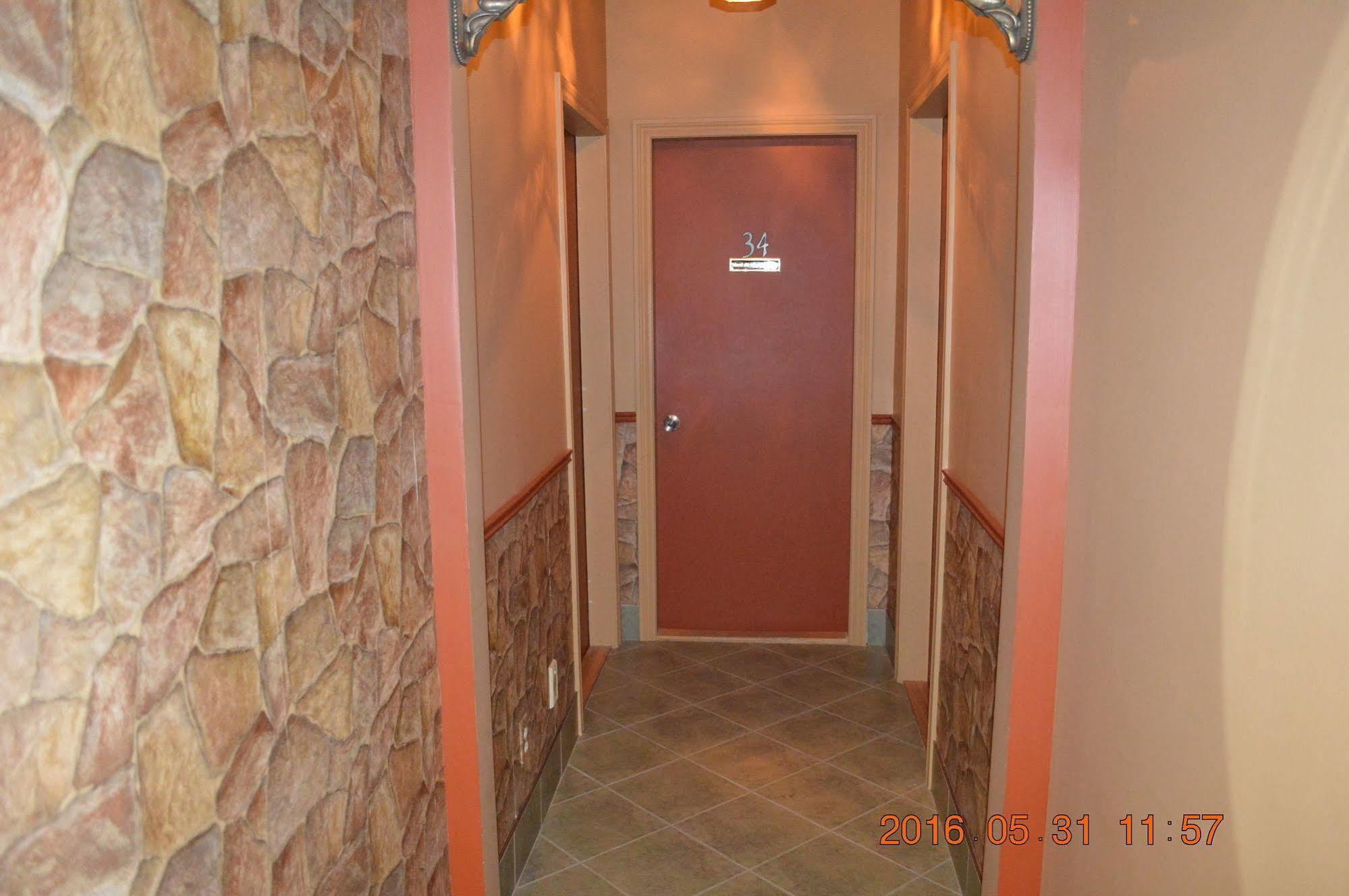 Motel-Auberge Helene Викториавил Екстериор снимка